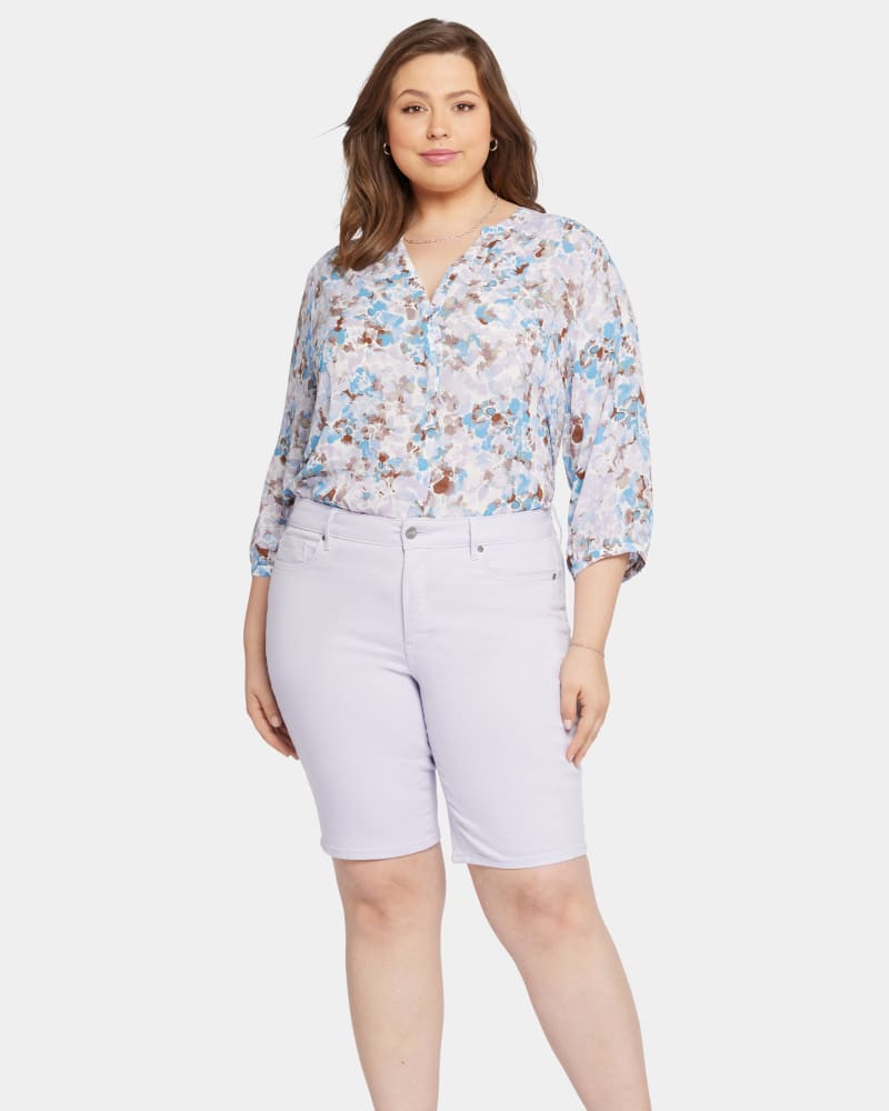 Front of a model wearing a size 28W BRIELLA SHORT in FAIRY TALE by NYDJ. | dia_product_style_image_id:295295